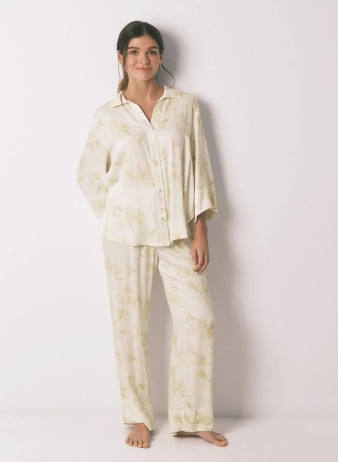 Long classic pyjamas with wide sleeves